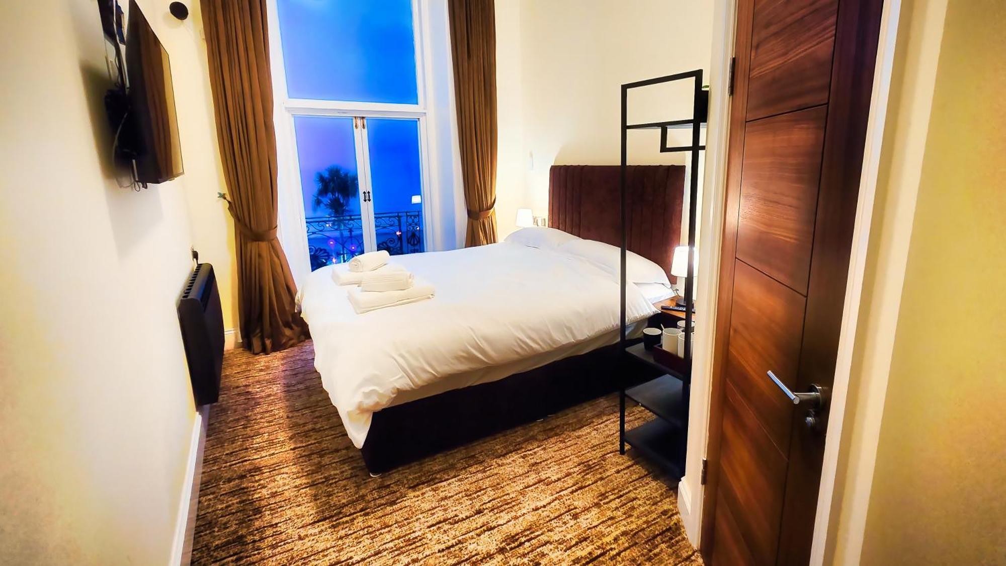Carlton Hotel 韦茅斯 外观 照片