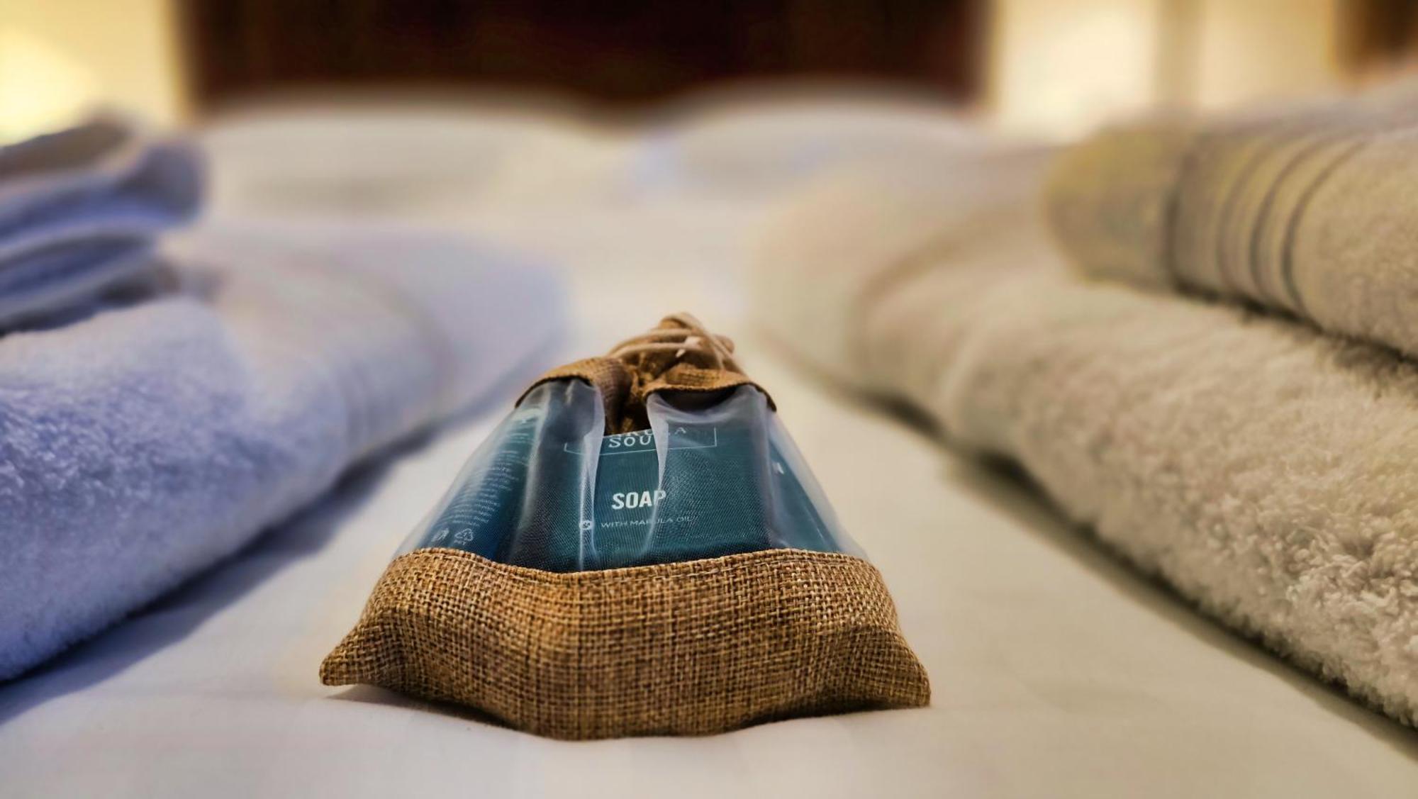 Carlton Hotel 韦茅斯 外观 照片